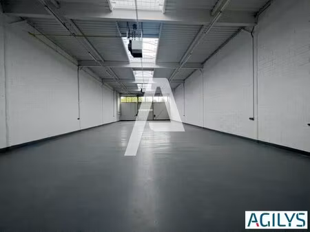 a louer - entrepôts rénovés de 1764m²m² avec bureaux en r+1 à bonneuil sur marne dans le p