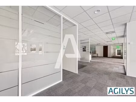 a louer : local de stockage / entrepôts / activités / logistique