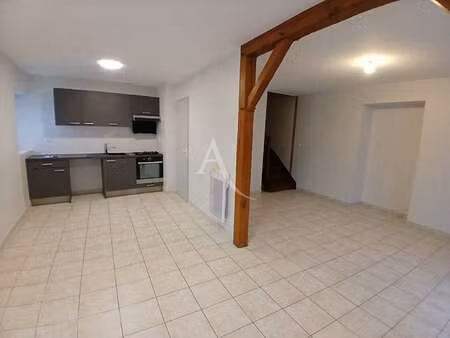 location maison à saint-paul-en-pareds (85500) : à louer / 98m² saint-paul-en-pareds