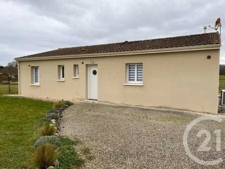 maison à louer - 4 pièces - 97 m2 - germignac - 17 - poitou-charentes