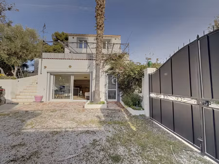 proche brusc - villa plage à pied