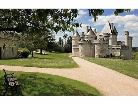 chateau du xvâ° siecle