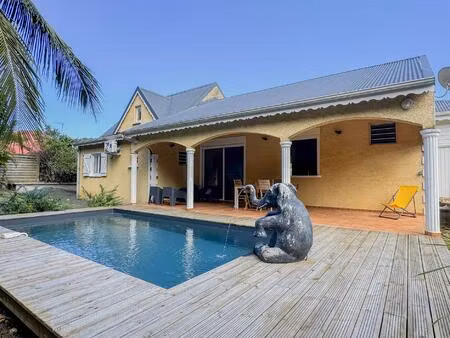 le moule villa avec piscine