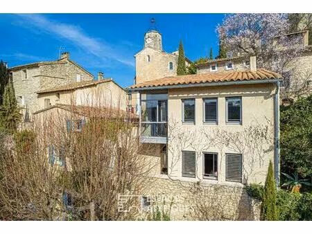 maison ancienne et son extension contemporaine avec vue.