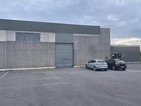 entrepôt avec bureaux à vendre / à louer au coeur du cit de roncq. proximité immédiate de 