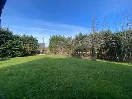 terrain de 800m2 pour maison de 135m2
