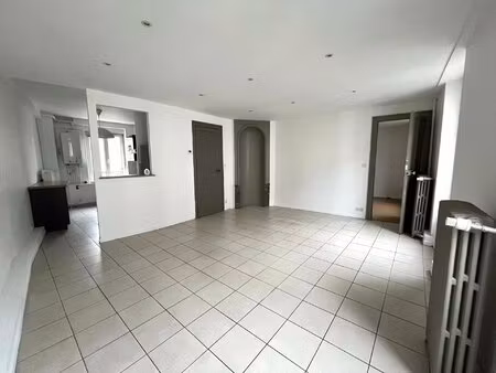 f3 faubourg des trois maisons - proche facultes de lettres et de droit