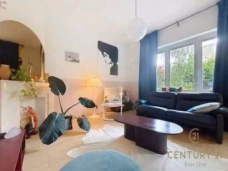 magnifique appartement avec un jardin