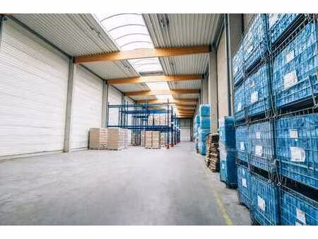 entrepôt à louer zoning nord - 858m²