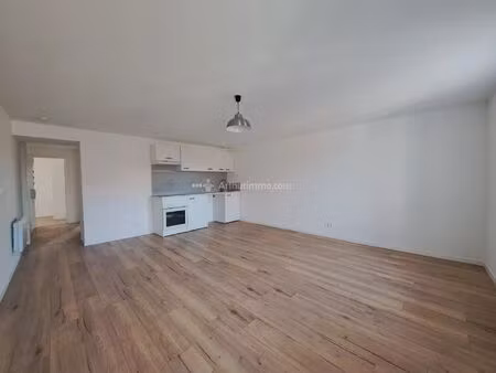 location appartement 3 pièces 59 m² à carmaux (81400)