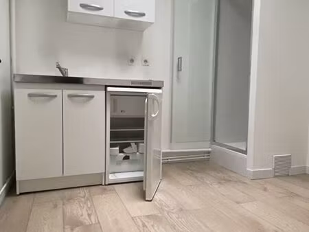 studio/chambre 9m² vide