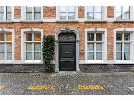 charmant  instapklare herenhuis (°2007) op toplocatie in brugge