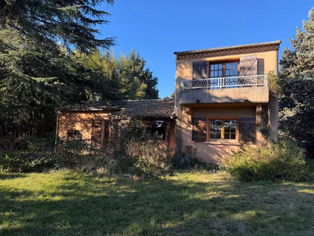 maison t6 de 135 m2 sur 1172 m2 de terrain