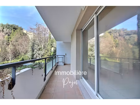 t2 42m2 avec terrasse 12m2 & double garage - mazargues (1300