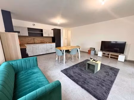 t4 lumineux avec balcons et double parking