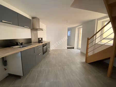 a louer - maison de ville 3 chambres - centre ville locmine