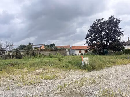 terrain viabilisé - decines charpieu 211 m2 - maison 100m²