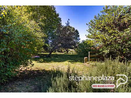 terrain constructible de 500m²  viabilisé  libre constructeur  au centre de saint-maurice-