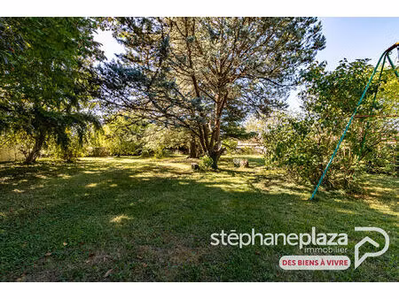 terrain constructible de 500m²  viabilisé  libre constructeur  au centre de saint-maurice-