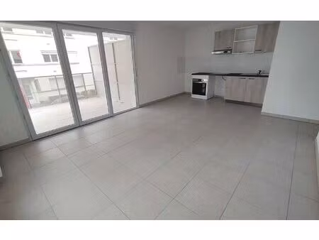 location appartement  66.45 m² t-3 à limoges  795 €