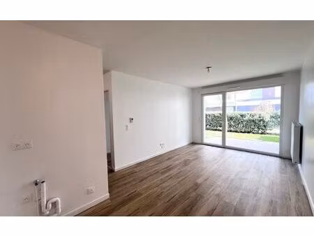 location appartement  m² t-2 à villenave-d'ornon  543 €