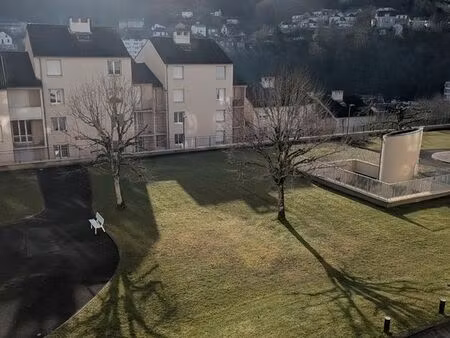 t2 55 m² entièrement rénové-garage-residence clemenceau