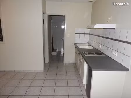 proche gare et lycée lapicq.  superbe appartement f1  r.d.c.  35 m²  libre  parfait état  
