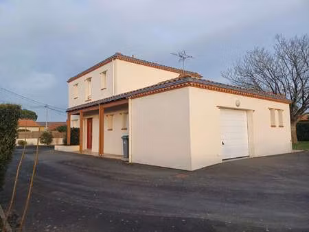 location maison à clisson (44190) : à louer / 130m² clisson