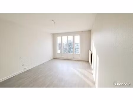 t4 de 73 m² - refait à neuf avec balcon