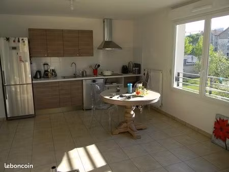 f3 bbc avec grande terrasse et garage