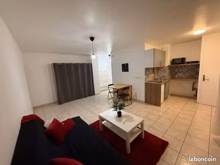 grand studio meublé proche longchamp avec terrasse et jardinet