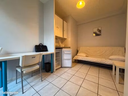 studio 1 pièce 18 m²