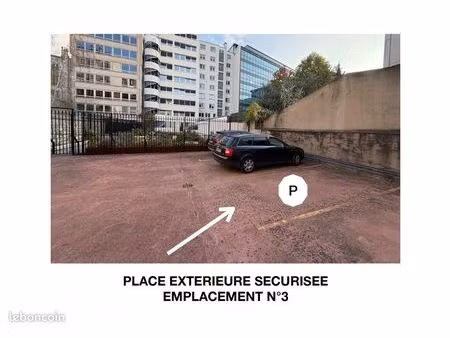 location place de parking extérieur - 5 2m x 2 3m - accès charles de gaulle / victor noir