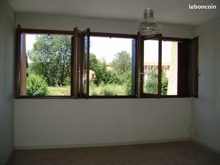 studio dans résidence sécurisée avec parking privé