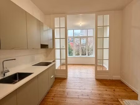 magnifique t3 rénové – quartier botanique  la madeleine