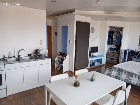 loue joli studio meublé