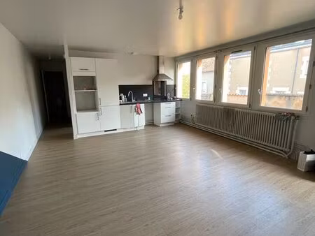 t2 60 m2 rénové au calme