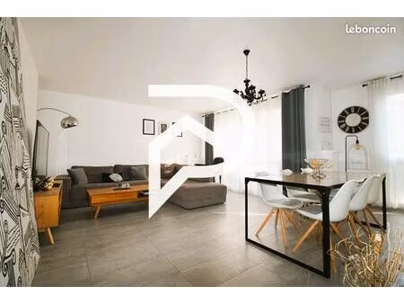 appartement 3 pièces 82 m²