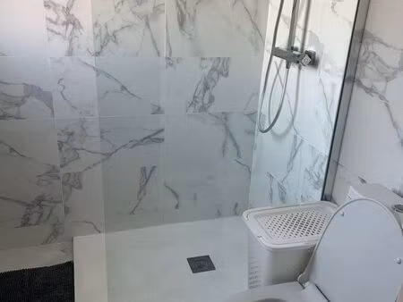 studio meublé  quartier calme  100m de la mer