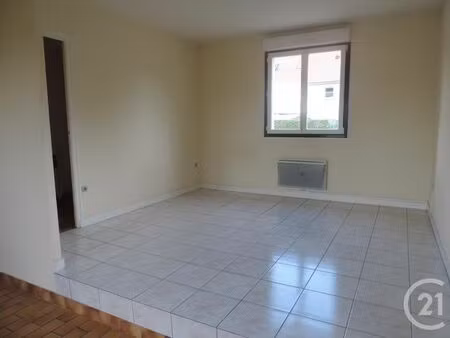 appartement f3 à louer - 3 pièces - 64 90 m2 - domfront en poiraie - 61 - basse-normandie