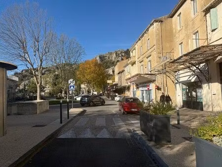 location commerce 4 pièces 73 m² à cavaillon (84300)