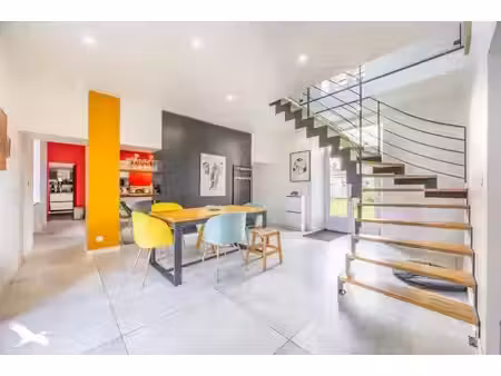 maison en pierre de 7 pièces principales