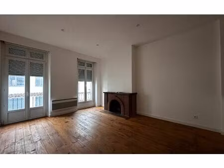 location appartement  37.2 m² t-2 à bordeaux  744 €