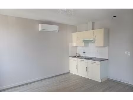 location appartement  m² t-2 à mont-de-marsan  470 €