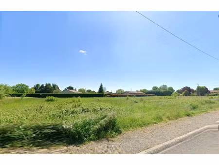 vente terrain 980 m² à finhan (82700)  50 000 €