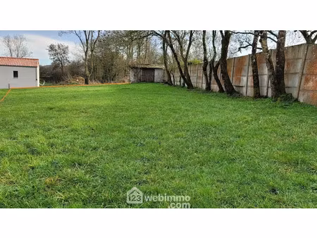 vente terrain 676 m² à la jonchère (85540)  52 000 €