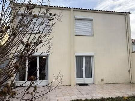 vente maison à fontenay-le-comte (85200) : à vendre / 110m² fontenay-le-comte