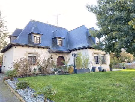 vente maison à saint-caradec (22600) : à vendre / 186m² saint-caradec