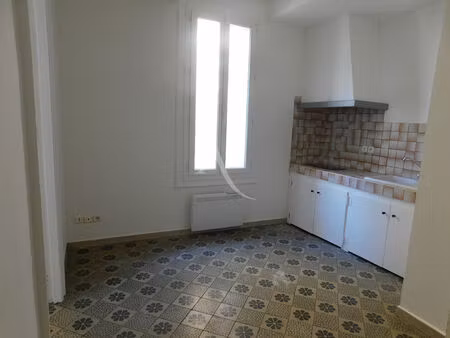 location appartement 1 pièce 27 m² à frontignan (34110)