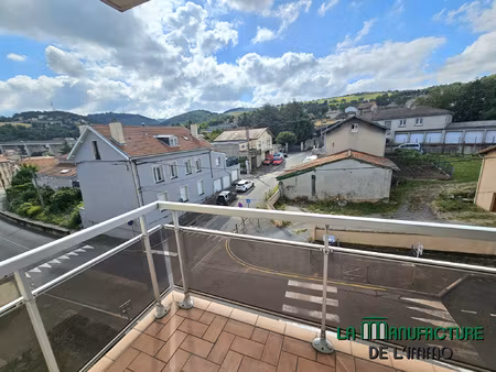 appartement f4 de 71 27m2 avec balcons   cave et garage a re